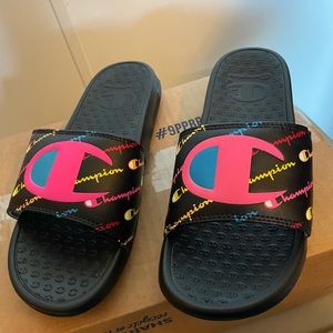 CHAMPION SLIDES NWOT HOT PINK MULTI-COLOR LOGO 6Y SIZE FITS WOMEN’s SIZE 8 FOOT